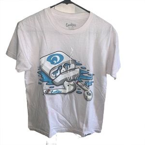 Cookies white t-shirt. Small “Air pods”